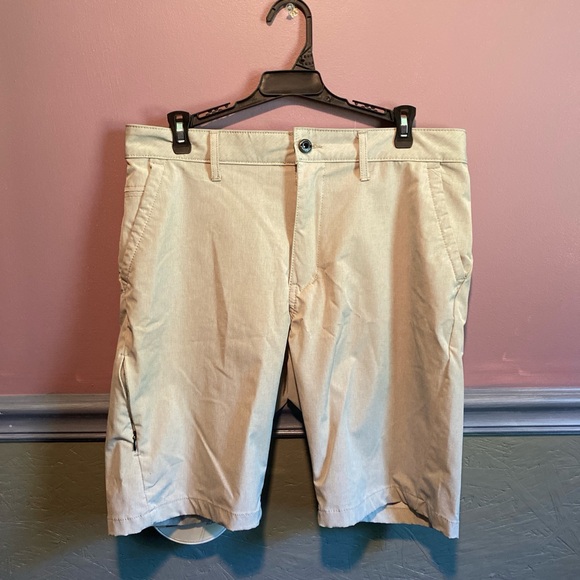 Kenneth Cole Khaki Shorts - Picture 1 of 4